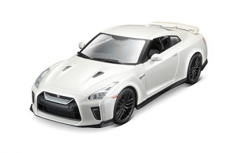 Bburago 1:24 NISSAN GTR WHITE