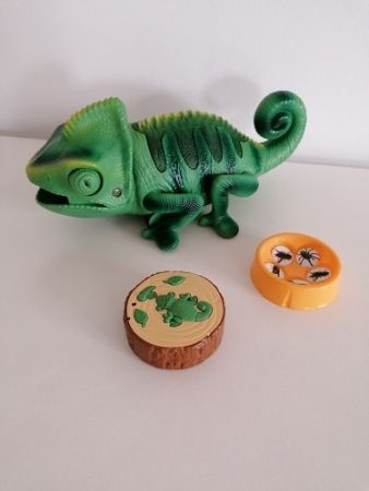 Úžasný chameleon na ovládání