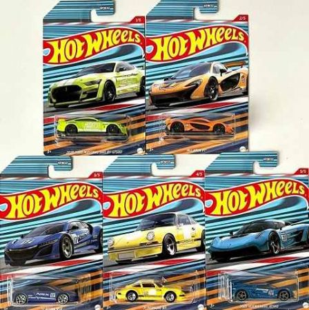 Hot Wheels TEMATICKÉ AUTO - ZÁVODNÍ OKRUH ASST