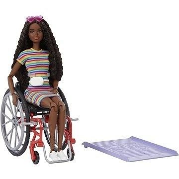 Barbie modelka na invalidním vozíku černoška