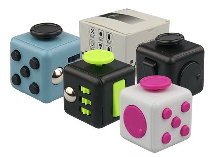 Kostka antistresová Fidget Cube, barevná