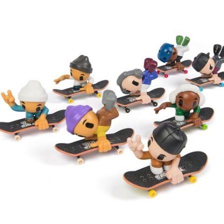 TECH DECK SK8 CREW FINGERBOARD S FIGURKOU DVOJBALENÍ