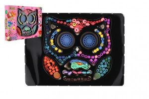 Korálky dřevěné barevné se šňůrkou v krabici