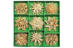 Slaměné ozdoby v krabičce cca 6 cm, 26 ks