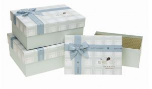 Dárková krabička s mašlí – pastelová kostka velká